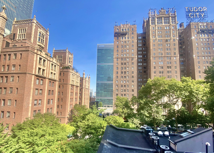 Midtown East - Labor Day Weeke - Photo 1