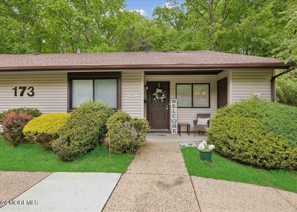 173 Amberly Drive - Photo 1