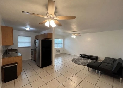 701 Se 15th Street - Photo 1