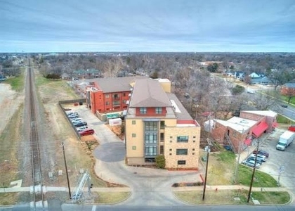 401 E Boyd Street - Photo 1