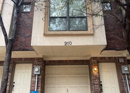 910 Glenn Crossett Street - Photo 1