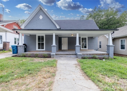 609 W Liberty Street - Photo 1