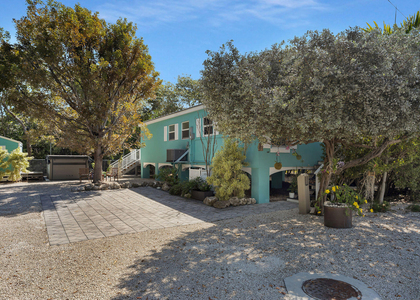 150 Sunshine Boulevard - Photo 1