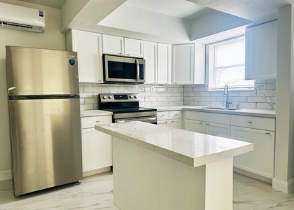 425 Sw 18th Avenue - Photo 1