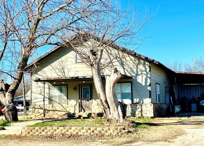 209 N Bowie Street - Photo 1