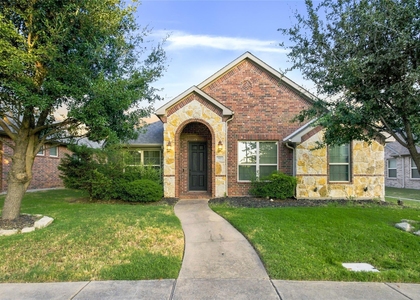 917 Cougar Drive - Photo 1