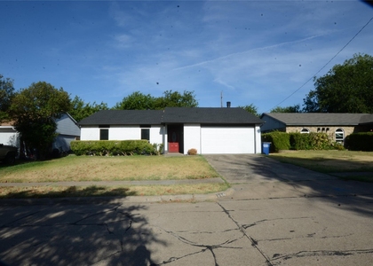 114 W Way Drive - Photo 1