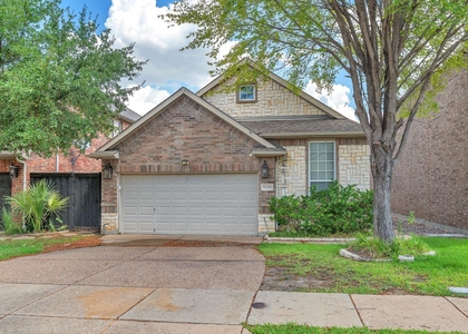 9129 Cottonwood Village Drive - Photo 1