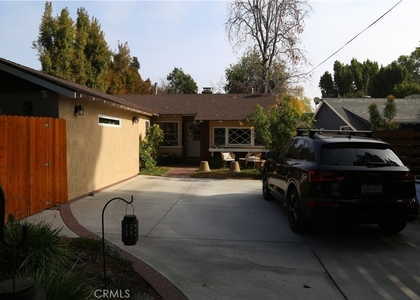 5724 Rhodes Avenue - Photo 1