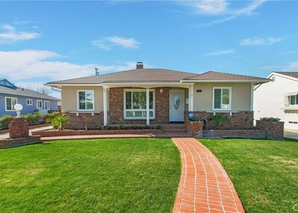 1007 S Cedar Avenue - Photo 1