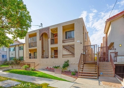 330 Cameron Place - Photo 1