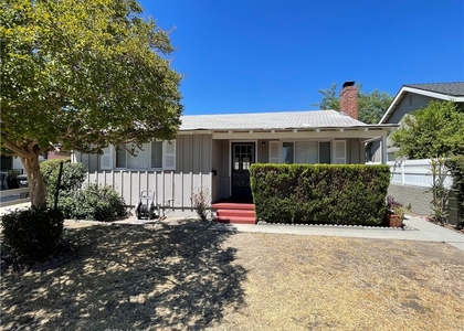 733 W Oceanview Avenue - Photo 1