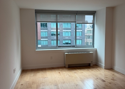 Center Boulevard - Photo 1