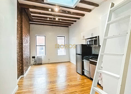 217 East 10th Street - Photo 1
