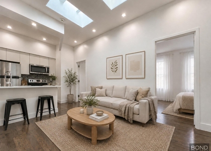 202 Greenpoint Avenue - Photo 1