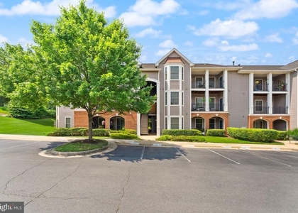 20453 Chesapeake Square - Photo 1