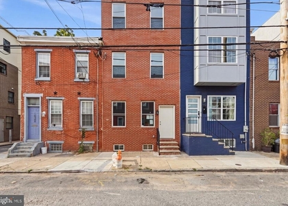 1530 Catharine Street - Photo 1