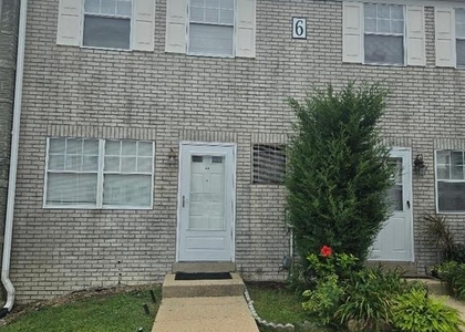 515 N York Road - Photo 1