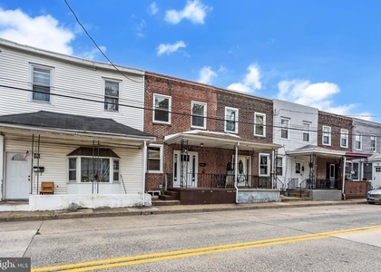 916 Jersey Avenue - Photo 1
