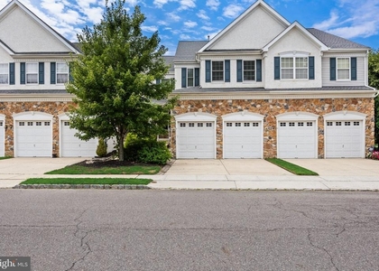 9 Ross Way - Photo 1