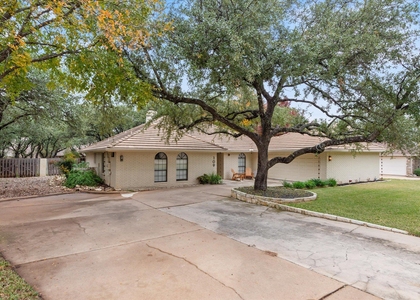 109 White Sands Dr - Photo 1