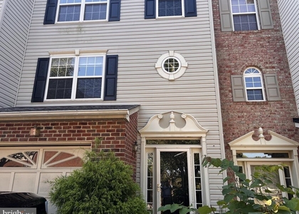 212 Cambridge Place - Photo 1
