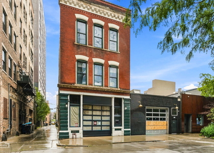 114 N Aberdeen Street - Photo 1