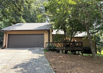 1302 Colony Dr - Photo 1