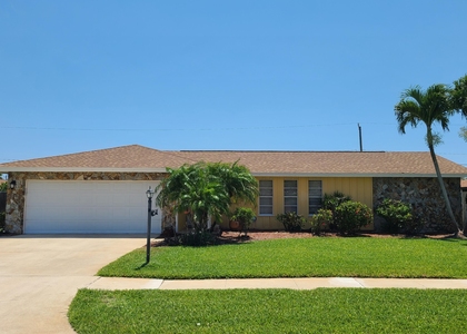 725 Hibiscus Drive - Photo 1