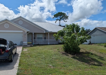 1140 Jupiter Boulevard Nw - Photo 1