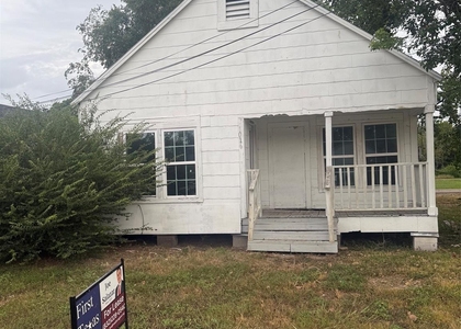 1016 Powell Street - Photo 1