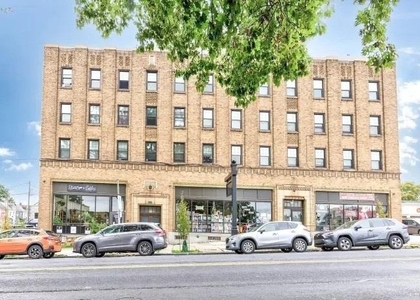 1458 Northampton Street - Photo 1