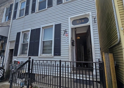934 Ferry Street - Photo 1