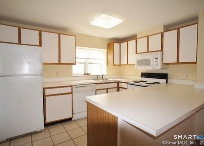 16 Oakwood Avenue - Photo 1