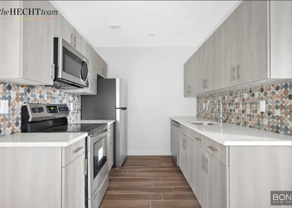 906 East New York Avenue - Photo 1
