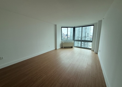 4705 Center Boulevard - Photo 1