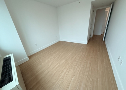 Center Boulevard - Photo 1