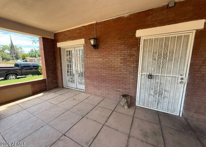 1165 E 10th Street - Photo 1