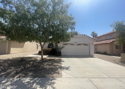 2915 E Amber Ridge Way - Photo 1