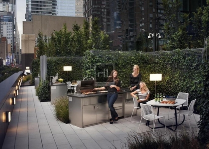West 42nd Street - Photo 1