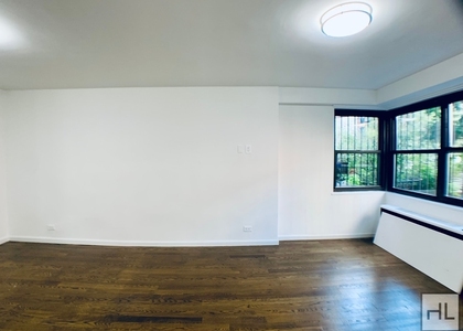 E 16 St - Photo 1