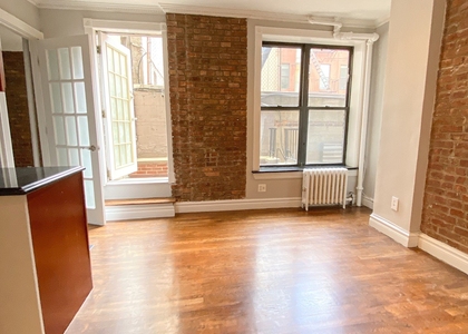 Mott Street - Photo 1