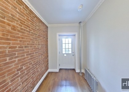 9 Avenue - Photo 1