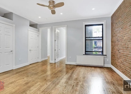 West 50 Street - Photo 1