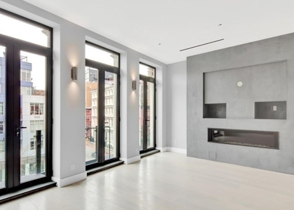 Bowery - Photo 1