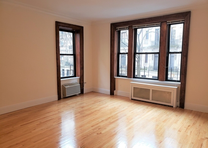 Riverside Drive - Photo 1