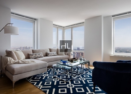 Fifth Avenue - Photo 1