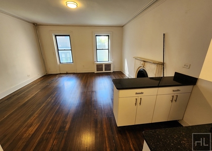 East 65 Street - Photo 1