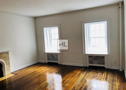 East 65 Street - Photo 1
