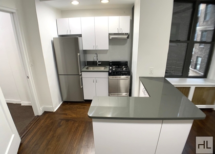East 46 Street - Photo 1
